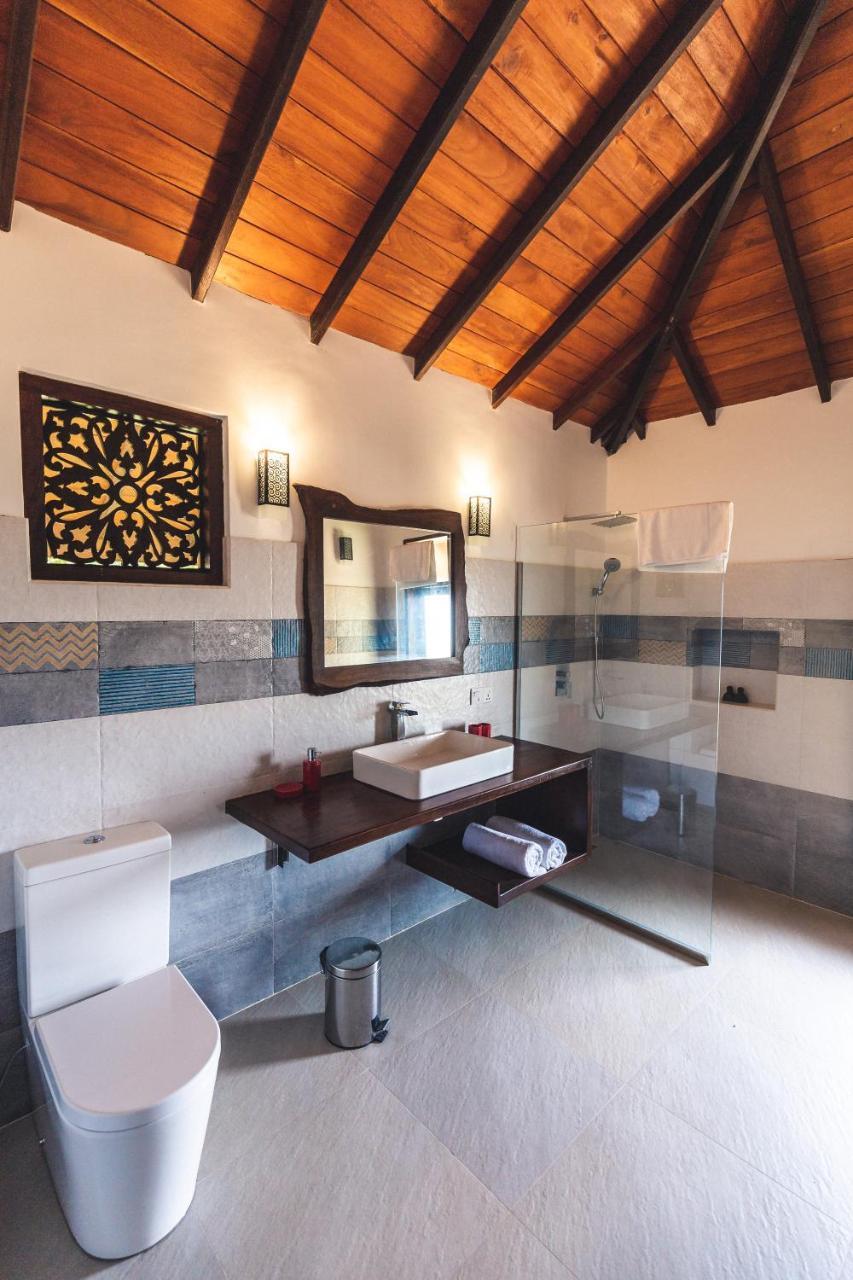 Hotel Omia Tangalle Esterno foto