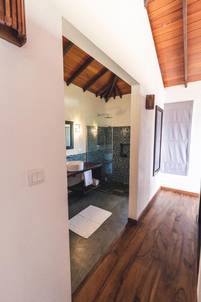 Hotel Omia Tangalle Esterno foto